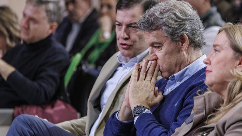 El plan de doble vía de Feijóo: abanderar la indignación callejera en Madrid y seducir al establishment catalán en Barcelona