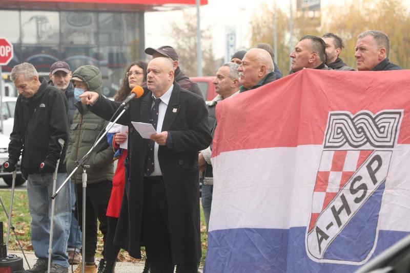 Ivica Ivanišević: Okupljanje pred domom Dalije Orešković bilo je golo nasilje. Ali još gora je poruka ministra Medveda