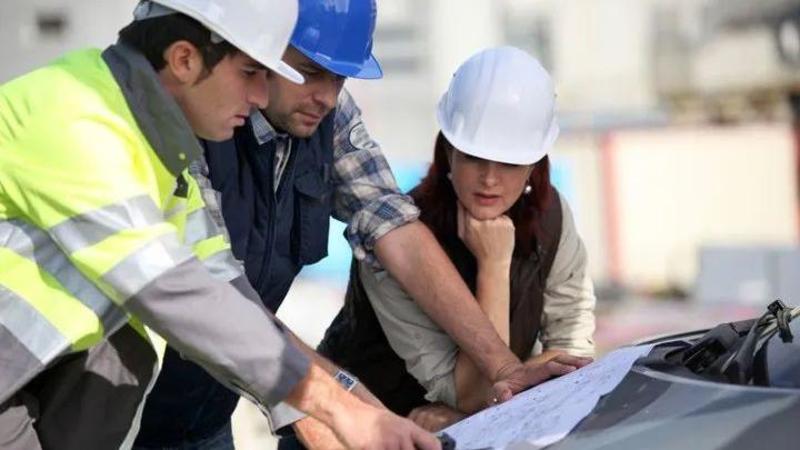 Le aziende lombarde non trovano laureati: troppo pochi e in fuga all’estero, dove le condizioni sono migliori