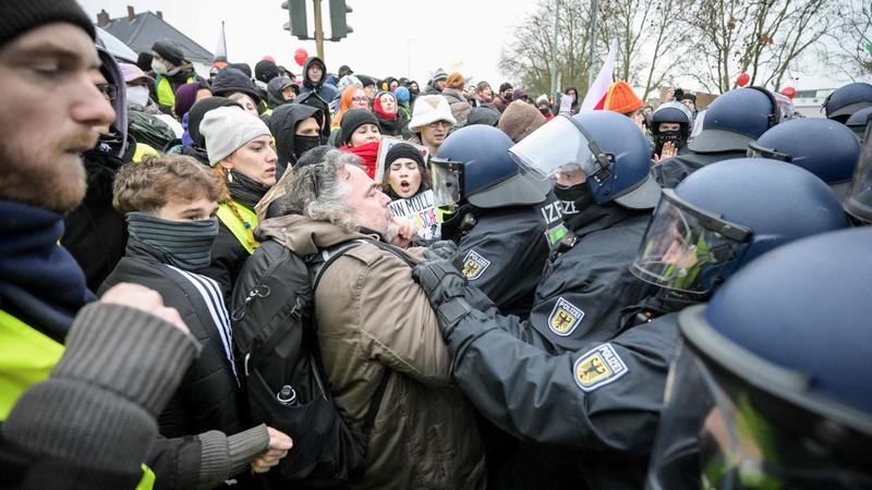 Verletzte bei Demos gegen die AfD : Diese Proteste nutzen den Rechtspopulisten
