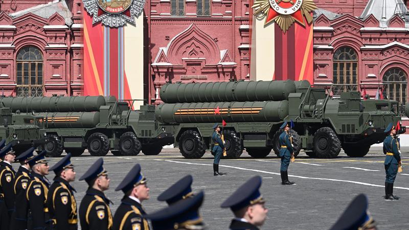 Russia, la guerra prima di tutto: 170 miliardi di dollari per la spesa militare (il 38% del bilancio). Le incognite sul futuro Russia, la guerra prima di tutto: 170 miliardi di dollari per la spesa militare (il 38% del bilancio). Le incognite sul futuro