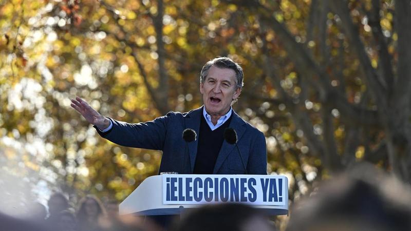 Feijóo aparca sus guiños a Junts y pasa al ataque: 