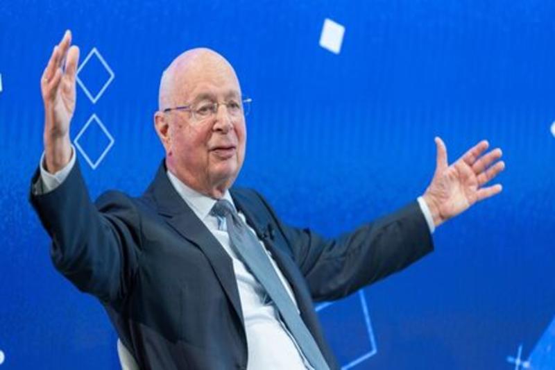 Смях и подигравки: реакции за новата академия на Клаус Шваб