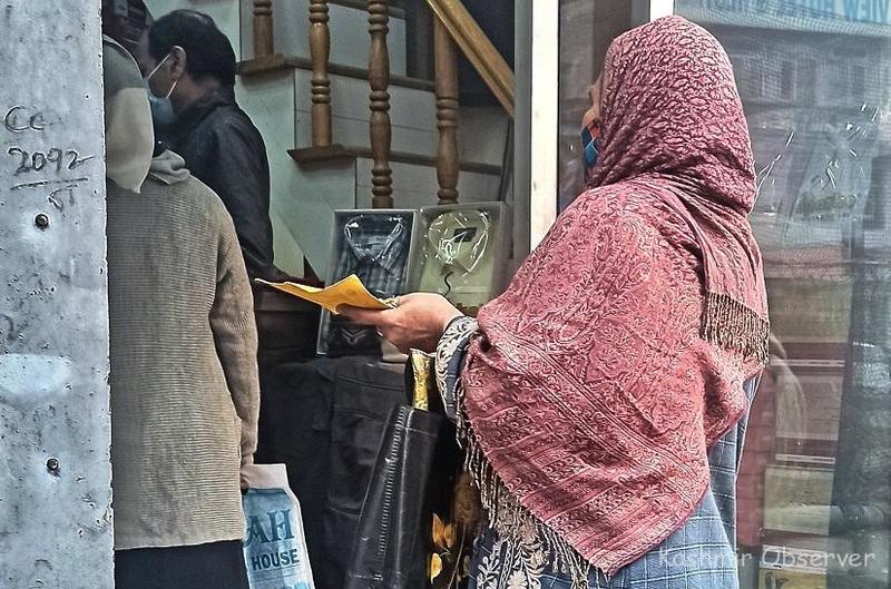 Kashmir’s Traffic-Light Theater of Tears Kashmir’s Traffic-Light Theater of Tears