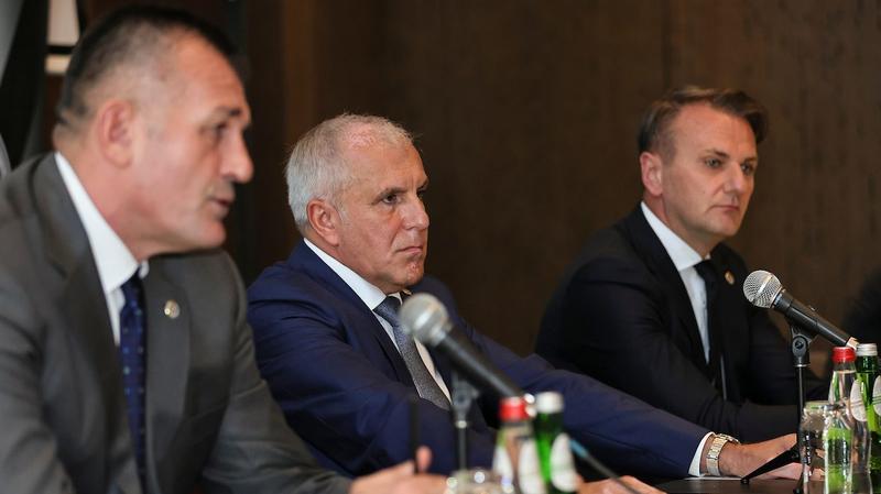 Mijailović: Obradović je otišao jer ga igrači nisu poštovali Mijailović: Obradović je otišao jer ga igrači nisu poštovali