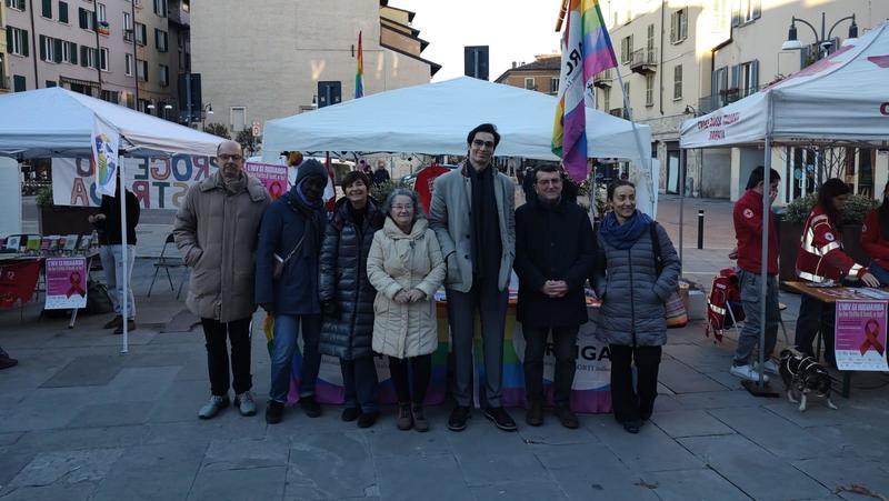 Aids, in Lombardia 449 casi nell’ultimo anno. Bondoni, Arcigay: “Malattia curabile, ma occorre guarire dallo stigma sociale”