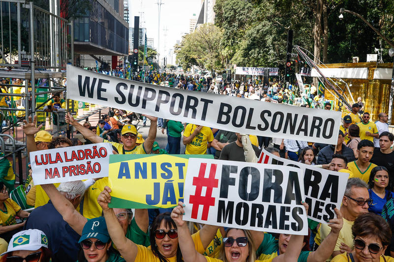 Democracia parece valor secundário para parte da elite política brasileira