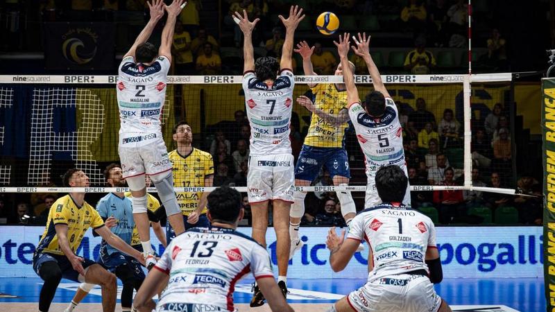 Grotta ci prova e sfiora l’impresa. Modena la chiude nel quarto set