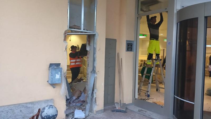Bancomat fatto esplodere, la “marmotta” distrugge mezza filiale Bpm a Orio Litta