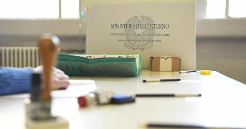Rischio: nei seggi elettorali più scrutinatori che votanti