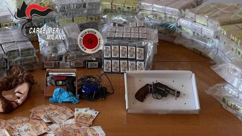 Milano, una montagna di hashish in un tir in arrivo dalla Spagna: quattro arresti /
