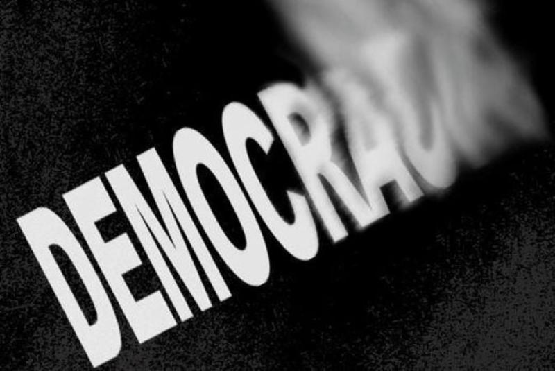 ¿Por qué la crisis de la democracia? ¿Por qué la crisis de la democracia?