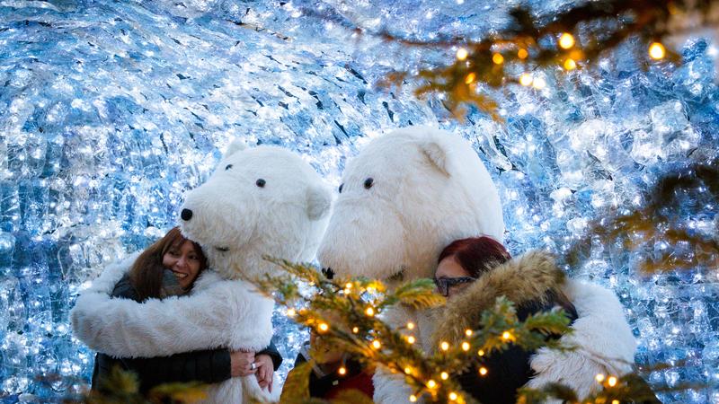 Le lucine di Natale 2025 a Leggiuno: date, orari, percorso e mercatino