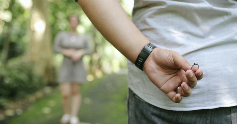 Take a Pause Before Saying Yes to a Marriage Proposal