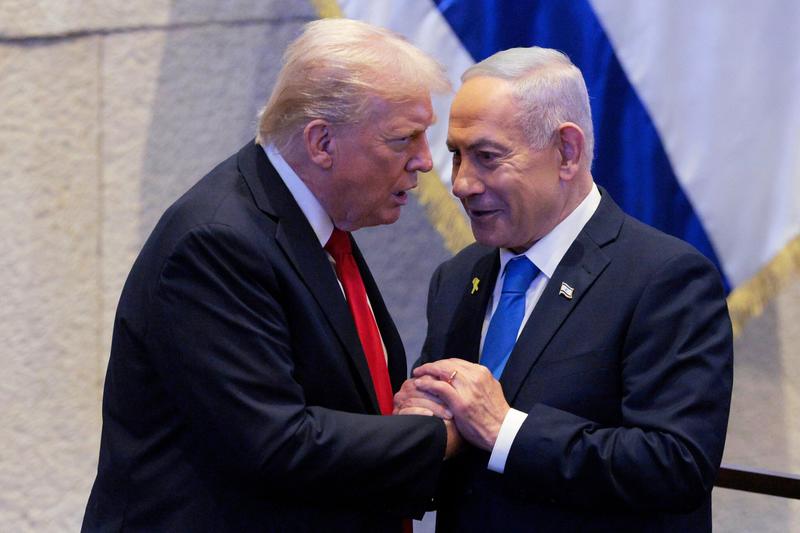 Trump speaks to Netanyahu, warns Israel not to ‘interfere’ in Syria Trump speaks to Netanyahu, warns Israel not to ‘interfere’ in Syria