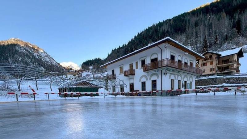 A Valcanale si pattina sul ghiaccio, aperta la pista