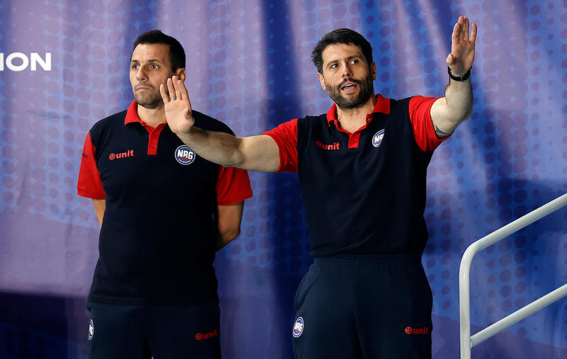 Šapić i gradonačelnik i trener: Plivanje u pogrešnom smeru i dokaz da je u Srbiji sve moguće Šapić i gradonačelnik i trener: Plivanje u pogrešnom smeru i dokaz da je u Srbiji sve moguće