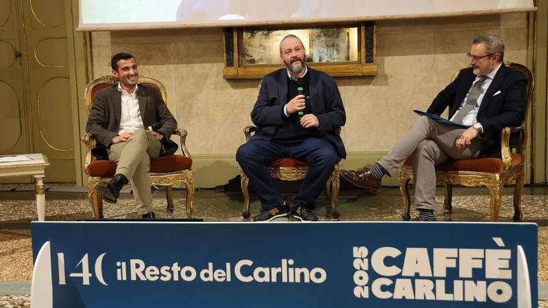 La grande festa del Carlino a Ferrara, faccia a faccia Edo-Alan: “Diversi ma ci stimiamo”/