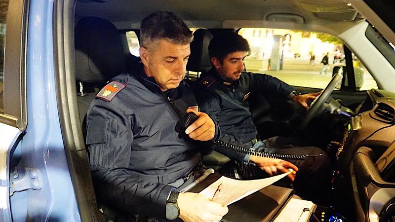 Sesso con le minorenni, sotto accusa un 41enne: le avrebbe adescate in una chat d’incontri