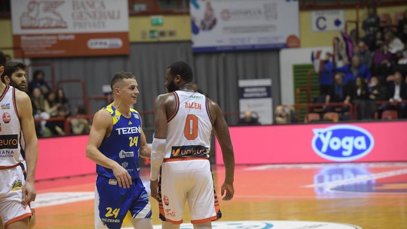 Forlì in crisi prova a cambiare rotta. Idea Stephens: da Treviso al posto di Allen