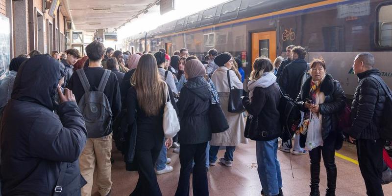 Altra odissea per i pendolari, treni in ritardo e annullati a Ferrara