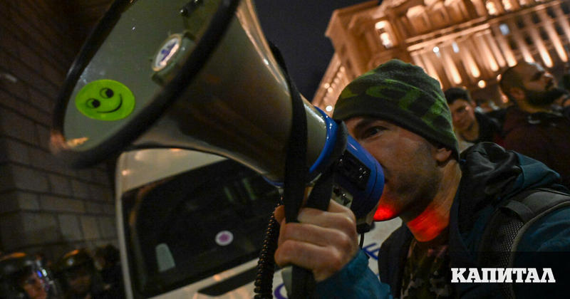 Коментар | Протестът в огледалния свят