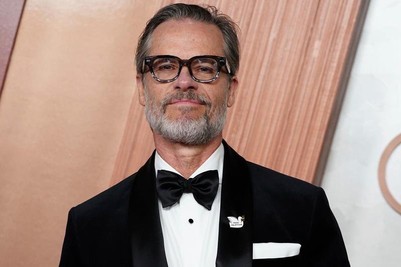 Australian actor Guy Pearce apologizes for antisemitic posts, quits social media