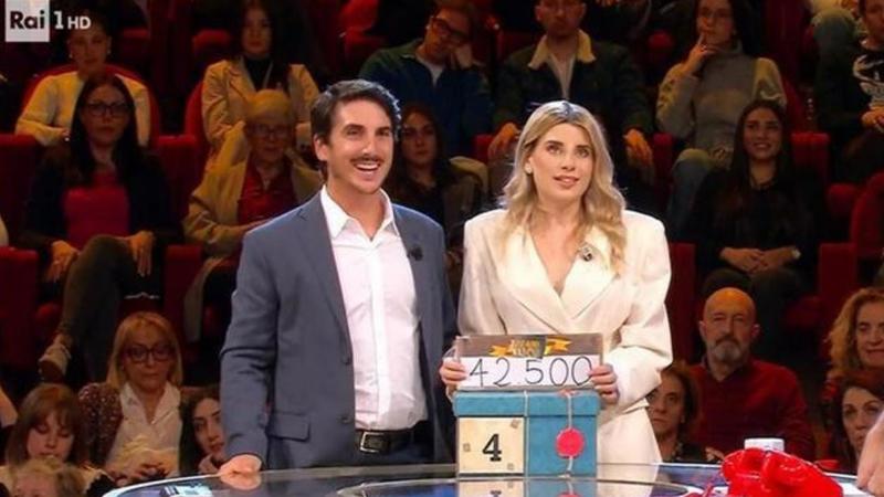 Sofia e Jacopo ad Affari tuoi, i neo sposi vincono oltre 42mila euro