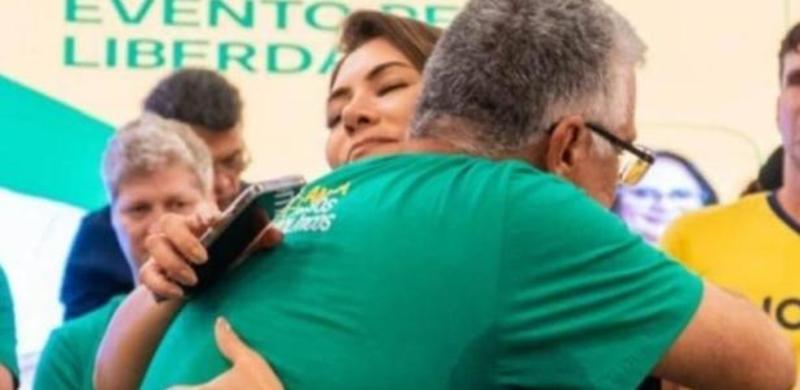 Michelle queima aliança do PL com Ciro e faz PT do Ceará comemorar