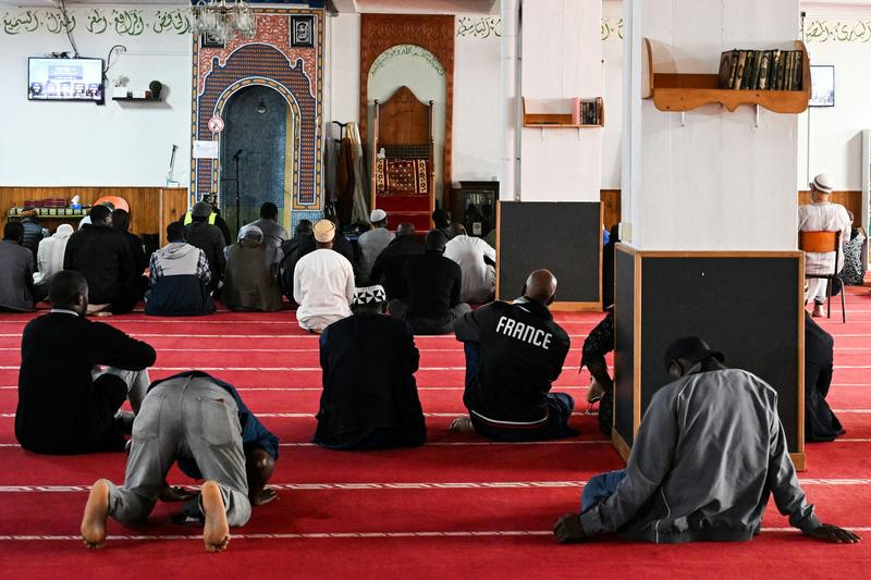 Islam : comment se fabrique l’inquiétude dans le débat public