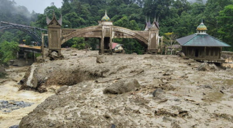 Death Toll From Southeast Asia Storms Nears 800 as Recovery Efforts Continue Death Toll From Southeast Asia Storms Nears 800 as Recovery Efforts Continue