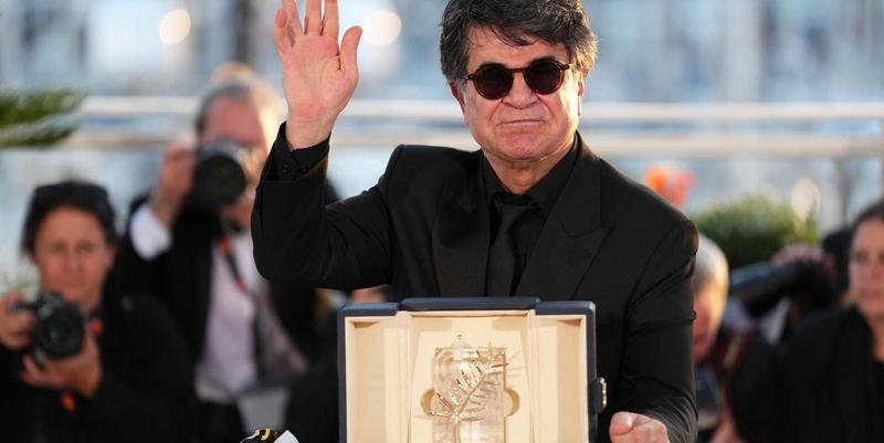 Iran försöker tvinga filmaren att stanna i exil