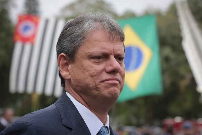 Por que o sistema quer Tarcísio presidente?