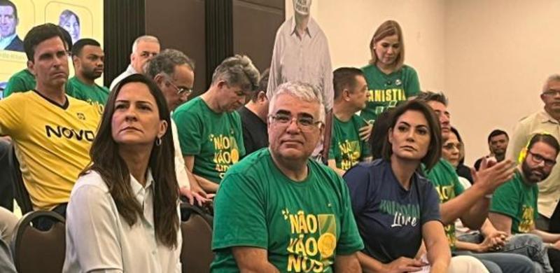 PL enquadra Michelle, mas ela tem trunfo sobre enteados: voto feminino