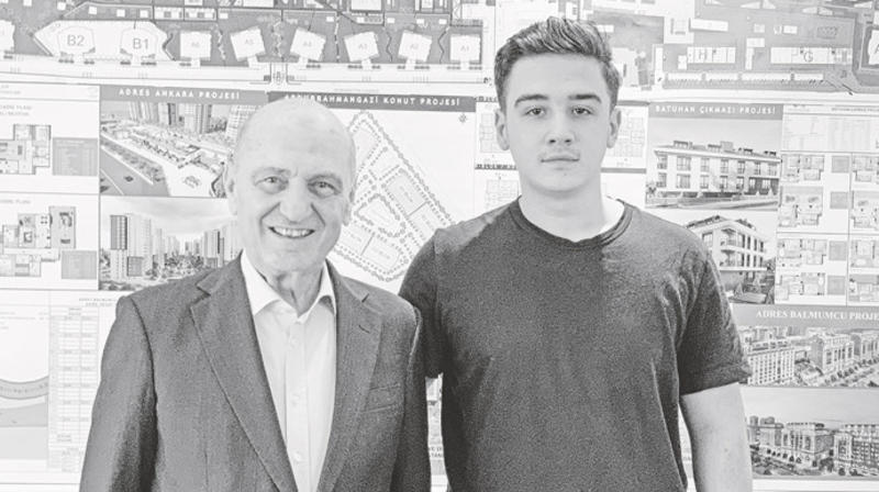 Ankara'ya 3 bin 100 konut yapıyor süt ürünleriyle sanayici oluyor