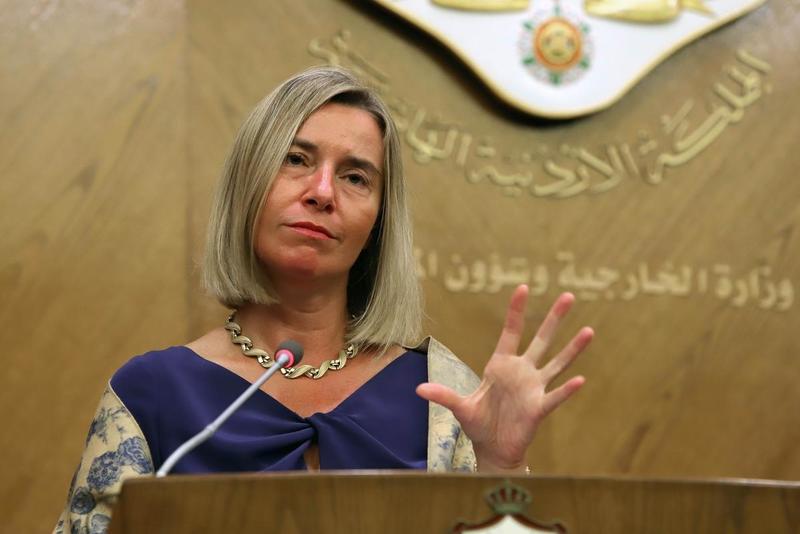 L’ex-ministra Mogherini fermata per sospetta frode. Mosca e Budapest esultano