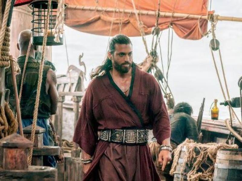 Can Yaman nuovo Sandokan: inadatto al ruolo, ma fa la tigre