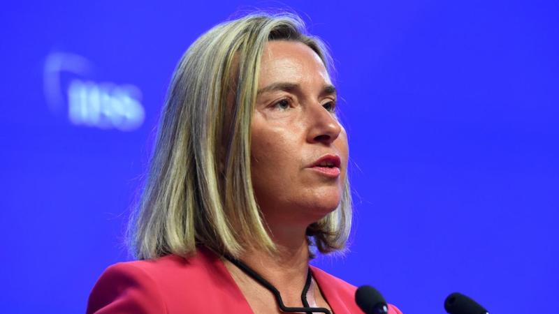 Federica Mogherini fermata a Bruxelles: «Frode in appalti pubblici e corruzione sui programmi di formazione per giovani diplomatici». Fermati anche Stefano Sannino e Cesare Zegretti