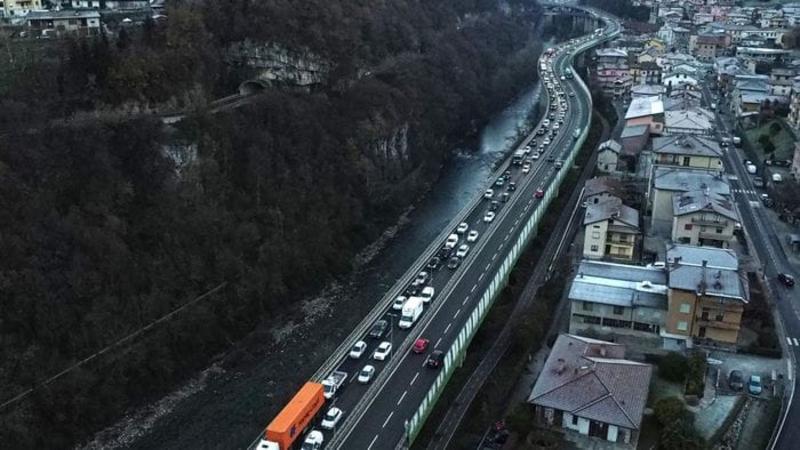 Lo stop a Clanezzo almeno fino a marzo. Resta il caos viabilità in Val Brembana