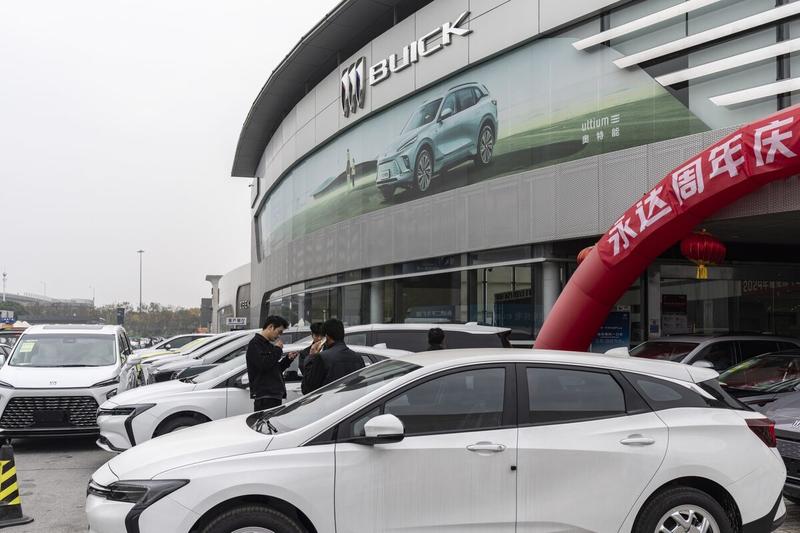 How Foreign Carmakers Can Stay the Course in China