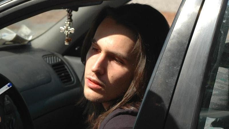 Delitto di Garlasco: le foto inedite di Andrea Sempio davanti a casa Poggi. Rimaste per 18 anni nell’hard disk, sono state consegnate ai carabinieri