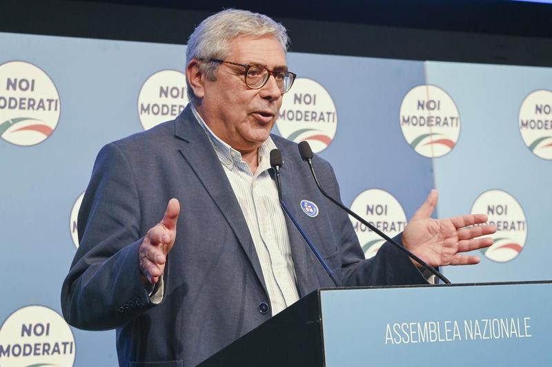 Appalti nella Sanità, Cuffaro ai domiciliari dopo l’interrogatorio preventivo