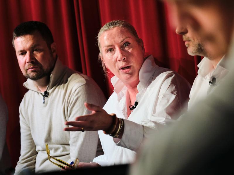 Skal folk lese i avisen at jobben deres er i fare? Skal folk lese i avisen at jobben deres er i fare?