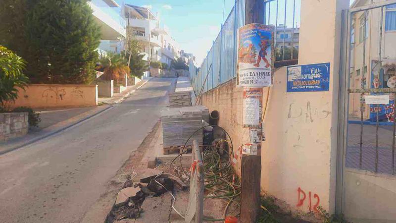 Πεζοδρόµια στα Λενταριανά Πεζοδρόµια στα Λενταριανά