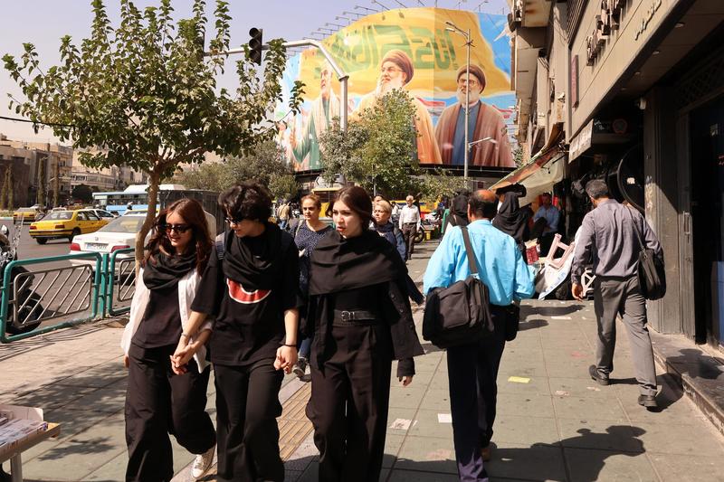 Iran’s Khamenei defends hijab as more women flout strict dress code Iran’s Khamenei defends hijab as more women flout strict dress code