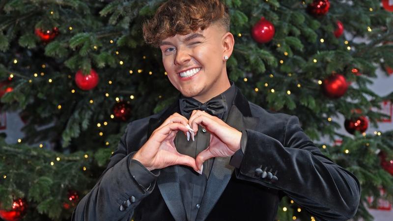 „Und jetzt bitte in die Kamera freuen!“ – Wie Arme Wohlfühlspenden erleben