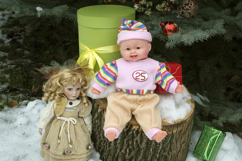 Детские куклы и героини мультфильмов всё чаще оказываются беременными: отцы в замешательстве