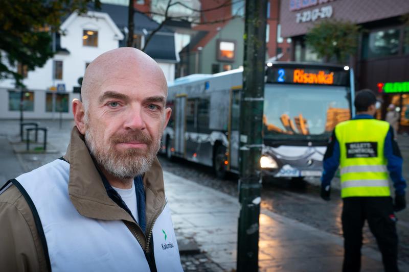 Så sykt lett å raljere over de som baler med bussene Så sykt lett å raljere over de som baler med bussene