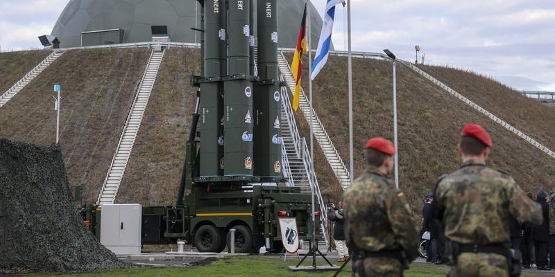 Bundeswehr nimmt Raketenwehrsystem Arrow 3 in Betrieb