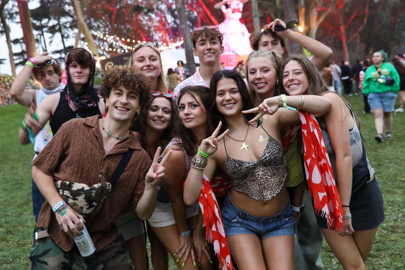 Relying on a small circle of close friends can ultimately make you lonely